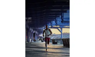 Garmin Forerunner 965, pilkos anglies spalvos akcija