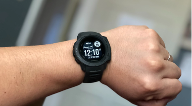 GARMIN INSTINCT 2 BATERIJOS VEIKIMO TRUKMė
